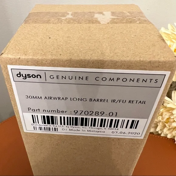 Dyson Air Wrap Styler in Pink & Gray with 1 Long Barrel Attachment - Picture 16 of 16